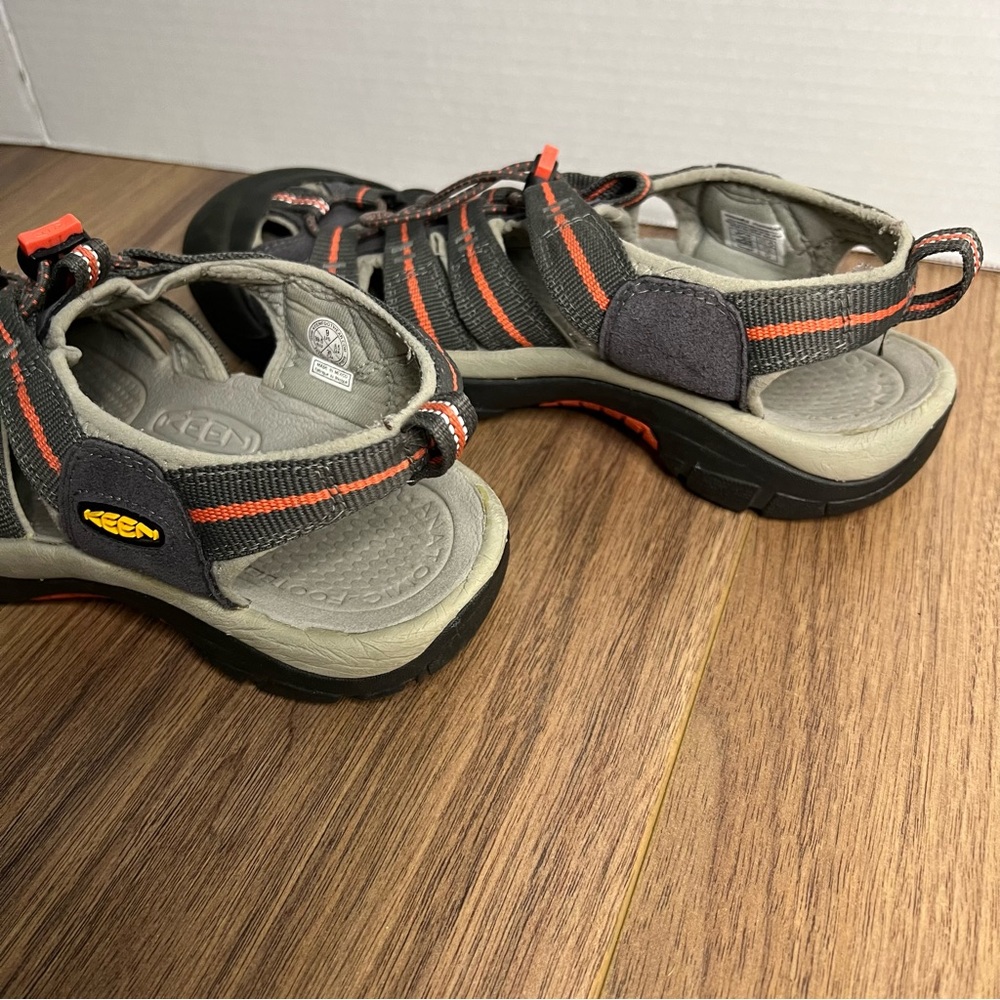 KEEN Women’s Newport H2 Sandals - Size 9 hiking outdoor‎ gorpcore - Picture 7 of 9